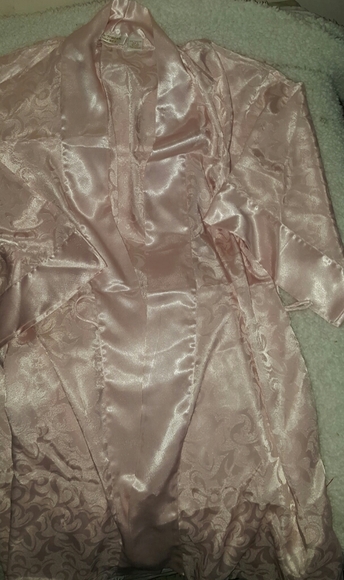 Victoria Secret Vintage Pink Lingerie Robe - Picture 4 of 7
